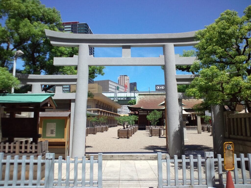 The south gates of Imamiya Ebisu Shrine. Source: Wikipedia https://commons.wikimedia.org/wiki/File:Imamiya-Ebisu-jinja_Torii.jpg